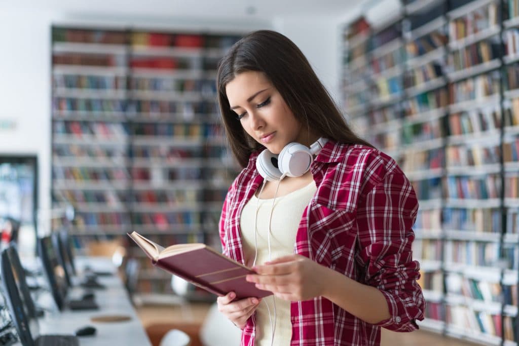 Why immersive reading is taking over BookTok in 2026